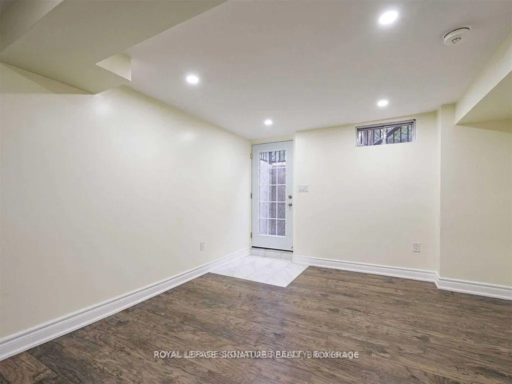 Photo 8 of Unit Basement, 5955 Leeside Crescent, Mississauga, Central Erin Mills — HOMEH
