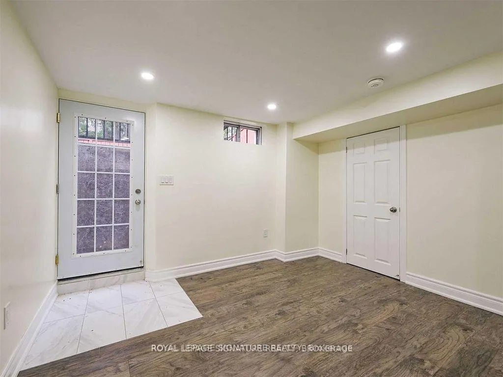 Photo 11 of Unit Basement, 5955 Leeside Crescent, Mississauga, Central Erin Mills — HOMEH