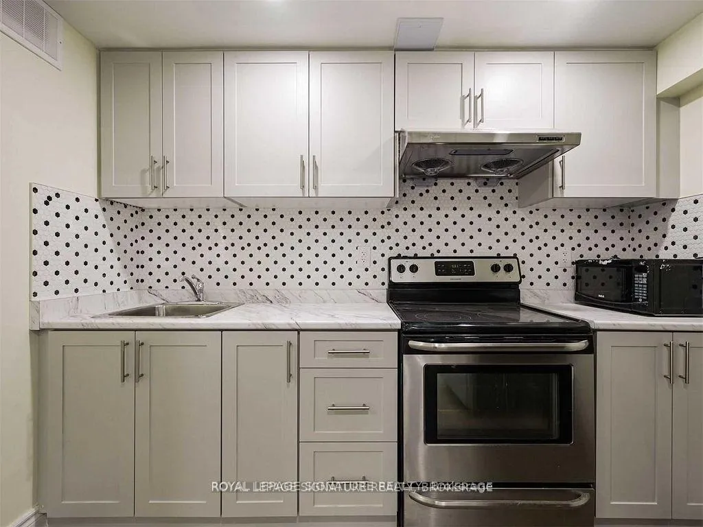 Photo 18 of Unit Basement, 5955 Leeside Crescent, Mississauga, Central Erin Mills — HOMEH