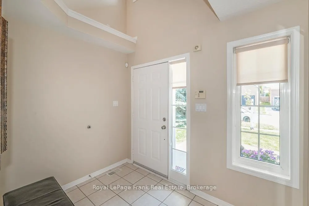 Photo 3 of 720 Ormond Drive, Oshawa, Samac — HOMEH