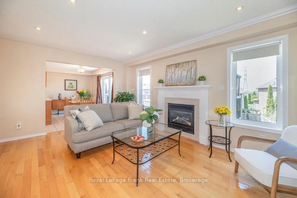 Photo 12 of 720 Ormond Drive, Oshawa, Samac — HOMEH