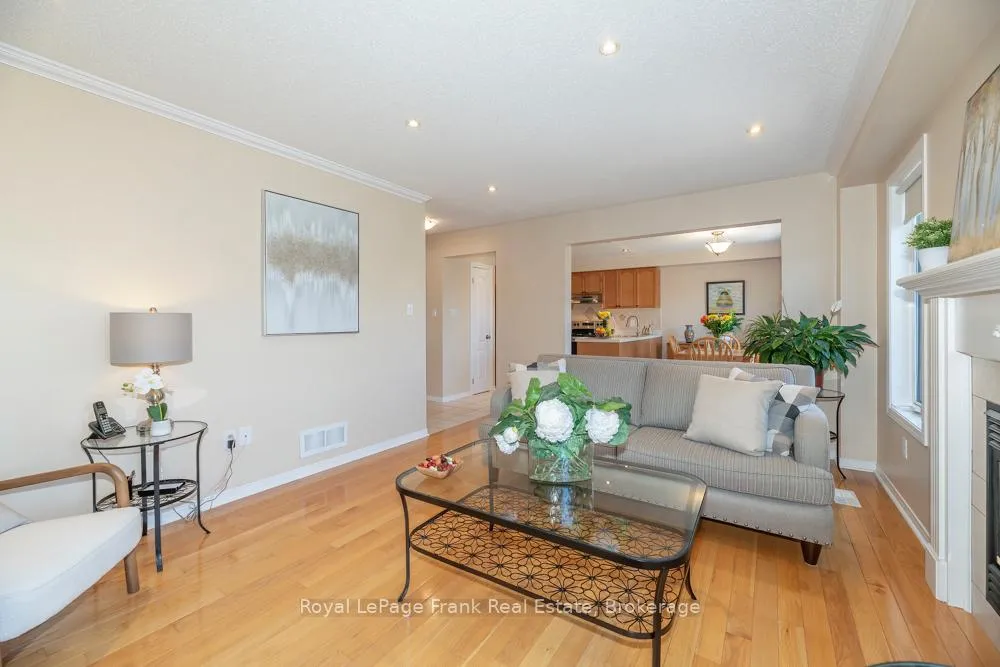 Photo 13 of 720 Ormond Drive, Oshawa, Samac — HOMEH