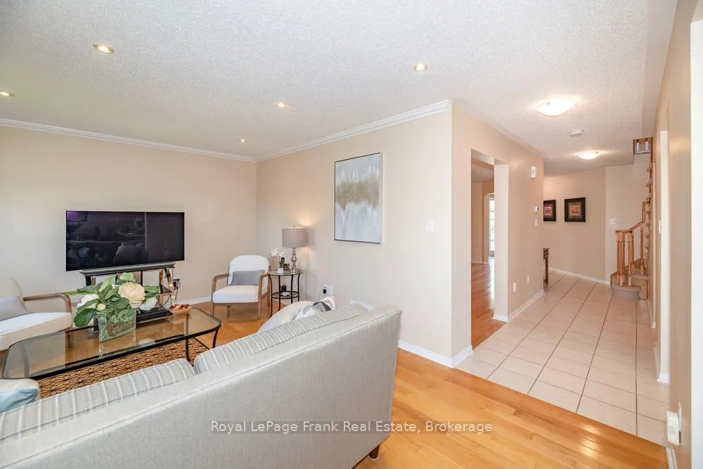 Photo 15 of 720 Ormond Drive, Oshawa, Samac — HOMEH