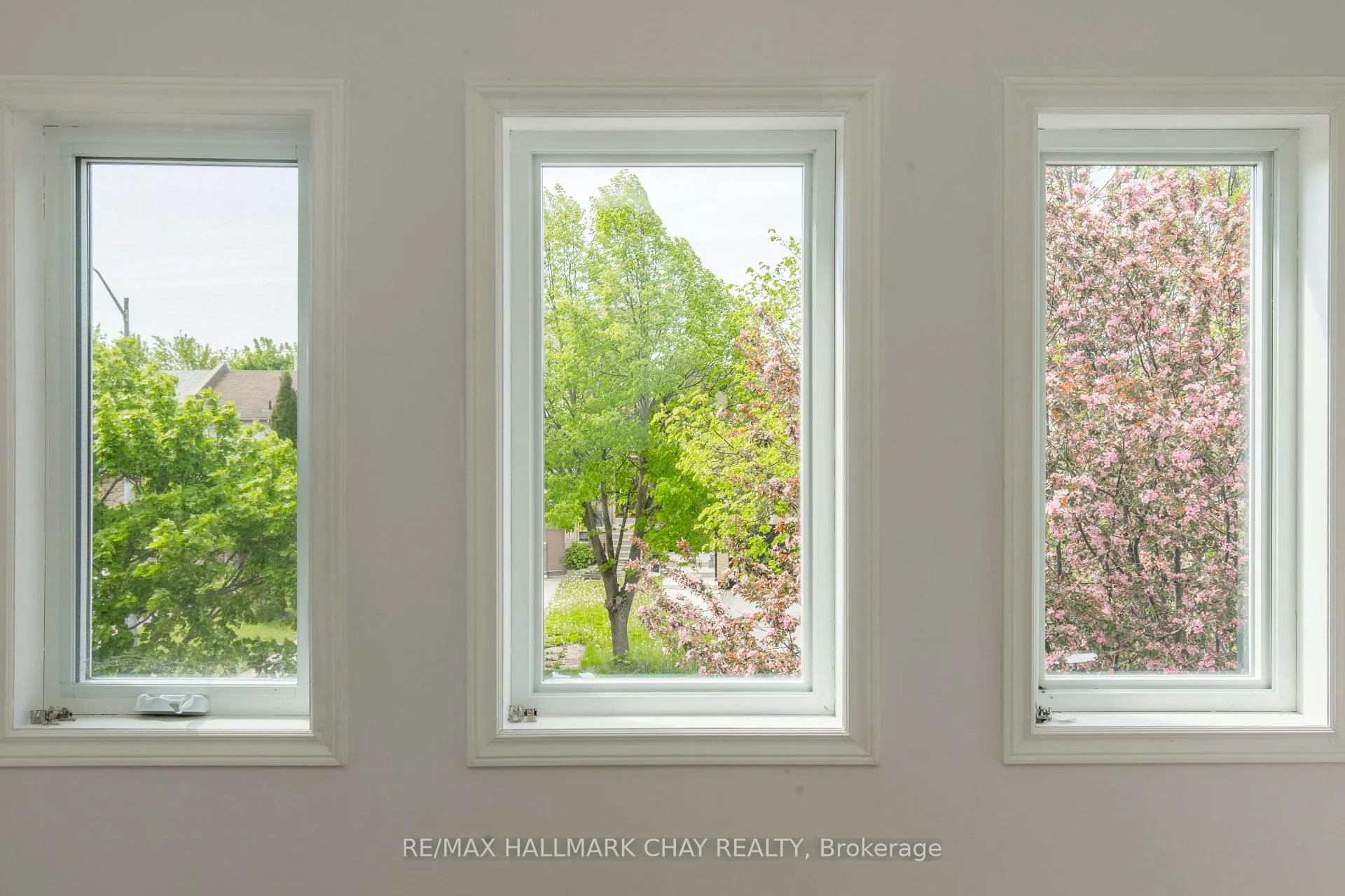 Photo 13 of 1176 Hill Street, Innisfil, Alcona — HOMEH