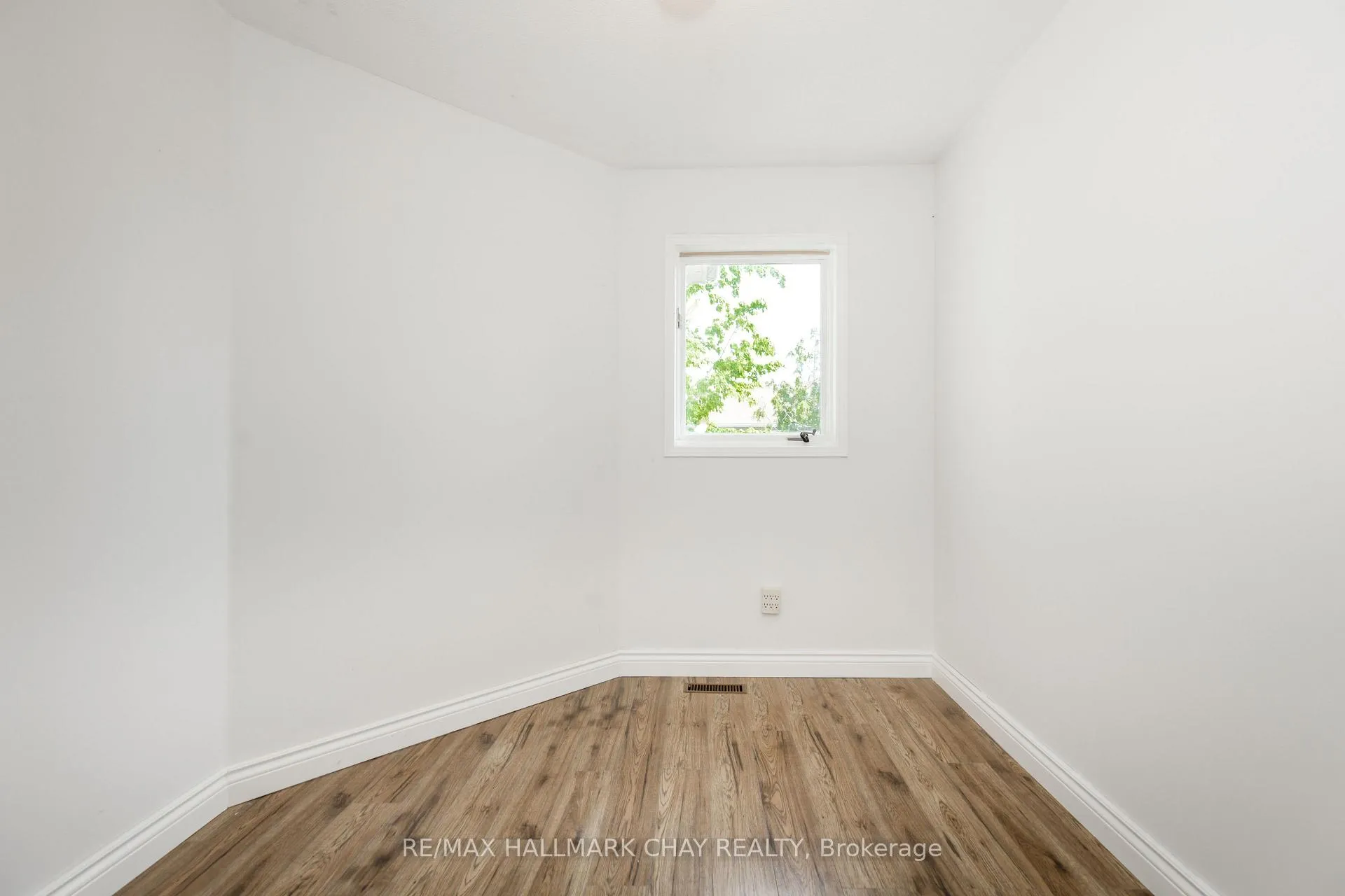Photo 21 of 1176 Hill Street, Innisfil, Alcona — HOMEH