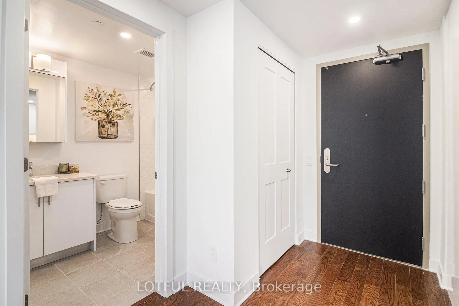 Photo 4 of Unit 2007, 180 George Street, Ottawa, Lower Town/Byward Market — HOMEH