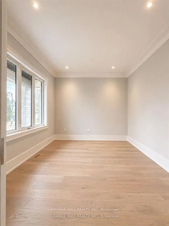 Photo 3 of 16 Barker Avenue, Etobicoke, Thistletown-Beaumonde Heights — HOMEH