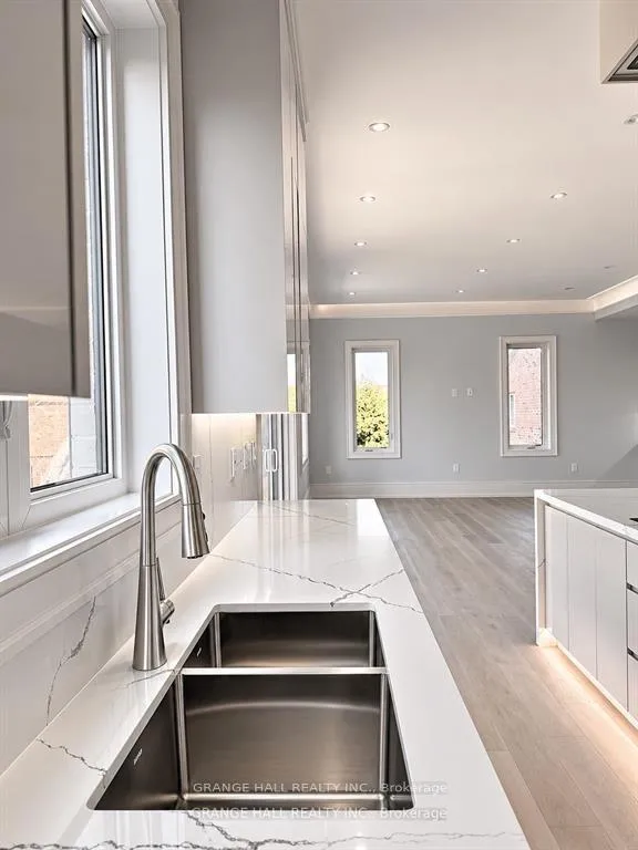 Photo 9 of 16 Barker Avenue, Etobicoke, Thistletown-Beaumonde Heights — HOMEH