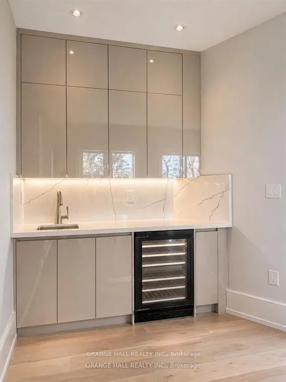 Photo 10 of 16 Barker Avenue, Etobicoke, Thistletown-Beaumonde Heights — HOMEH