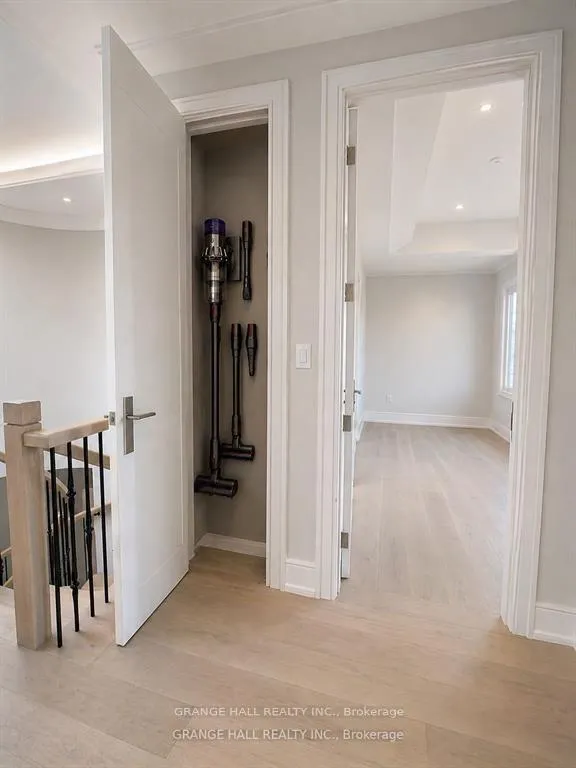 Photo 33 of 16 Barker Avenue, Etobicoke, Thistletown-Beaumonde Heights — HOMEH