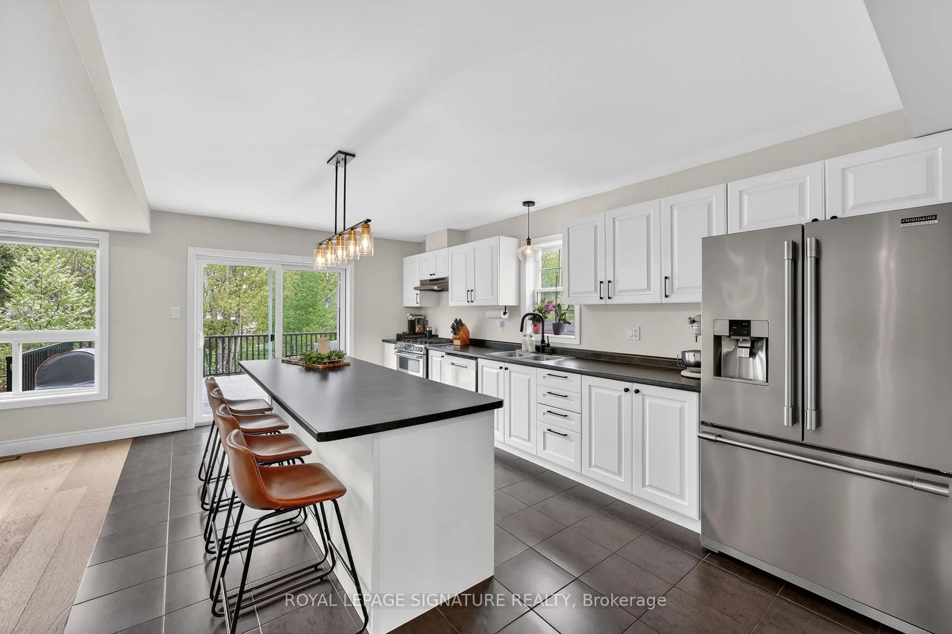 Photo 3 of 340 Wild Rose Drive, Gravenhurst, Muskoka (S) — HOMEH