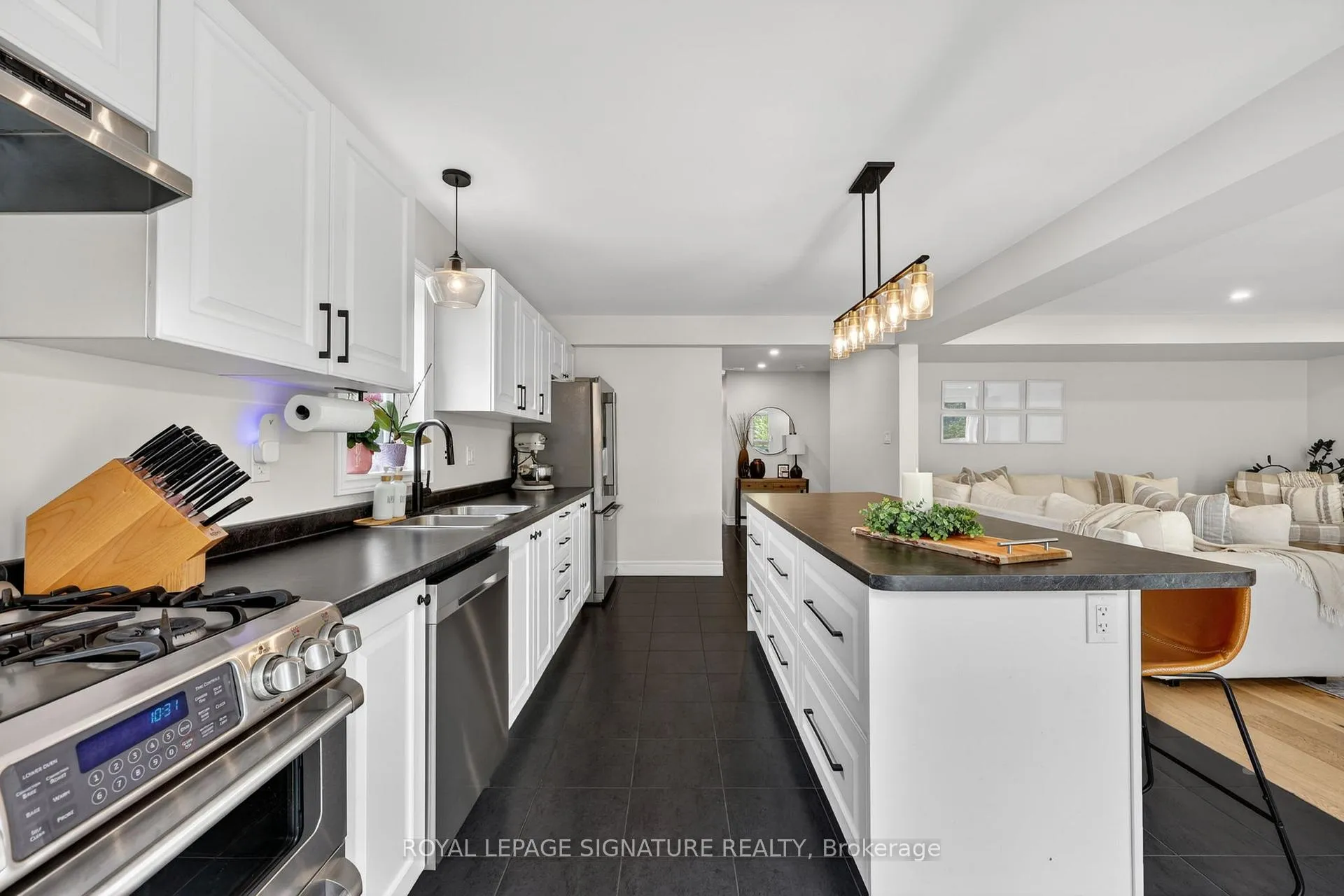 Photo 6 of 340 Wild Rose Drive, Gravenhurst, Muskoka (S) — HOMEH