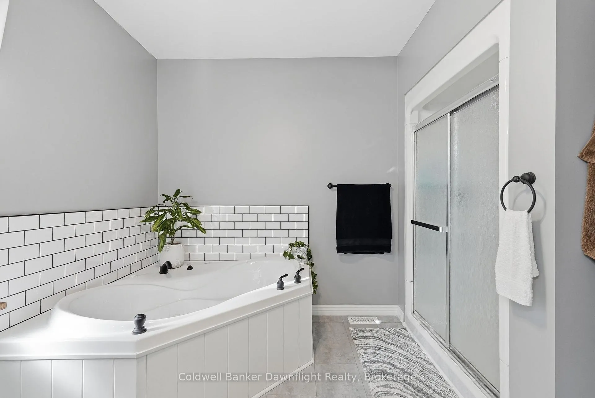 Photo 17 of 27 King Street, Huron East, Brussels — HOMEH