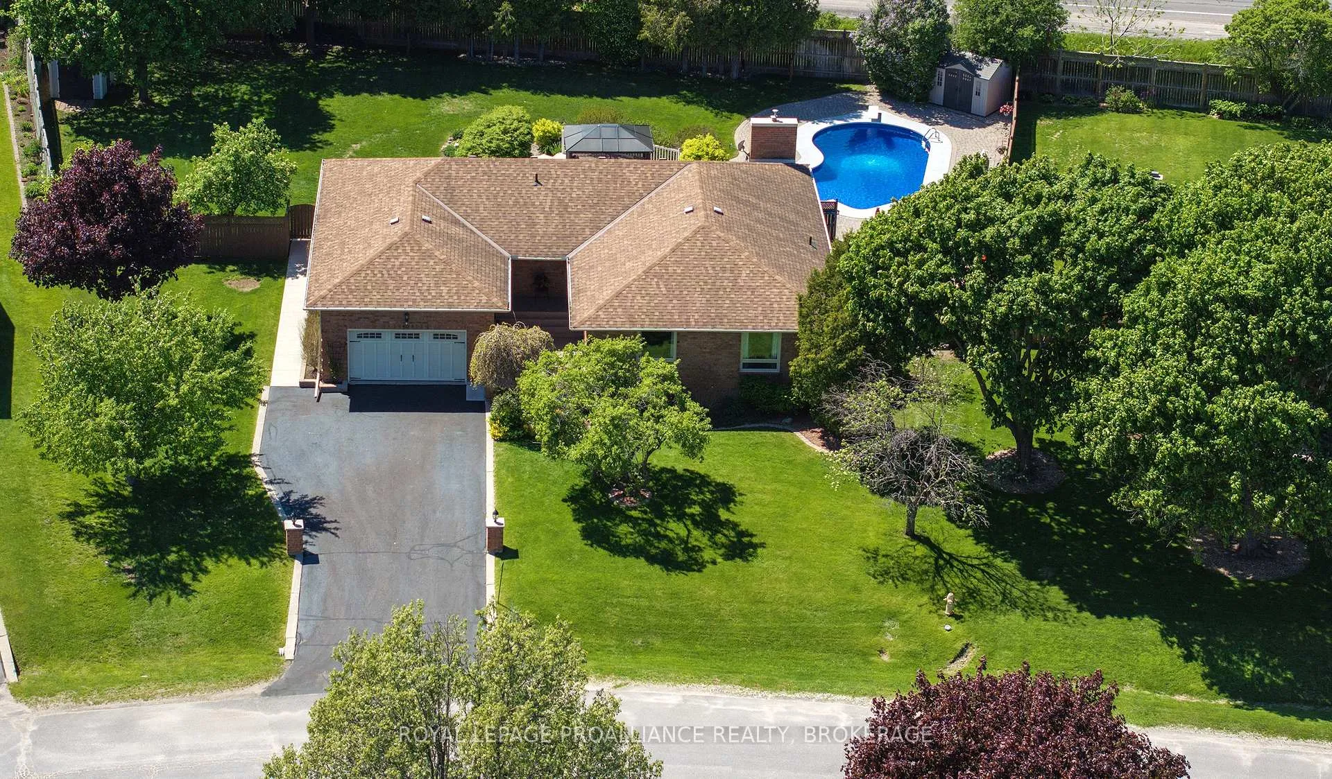 Photo 1 of 1423 Cottsmere Court, Kingston, City North of 401 — HOMEH