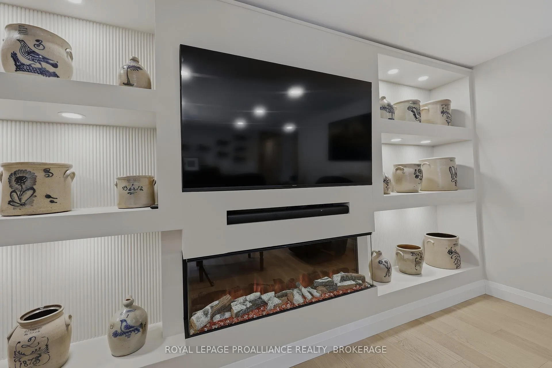 Photo 6 of 1423 Cottsmere Court, Kingston, City North of 401 — HOMEH