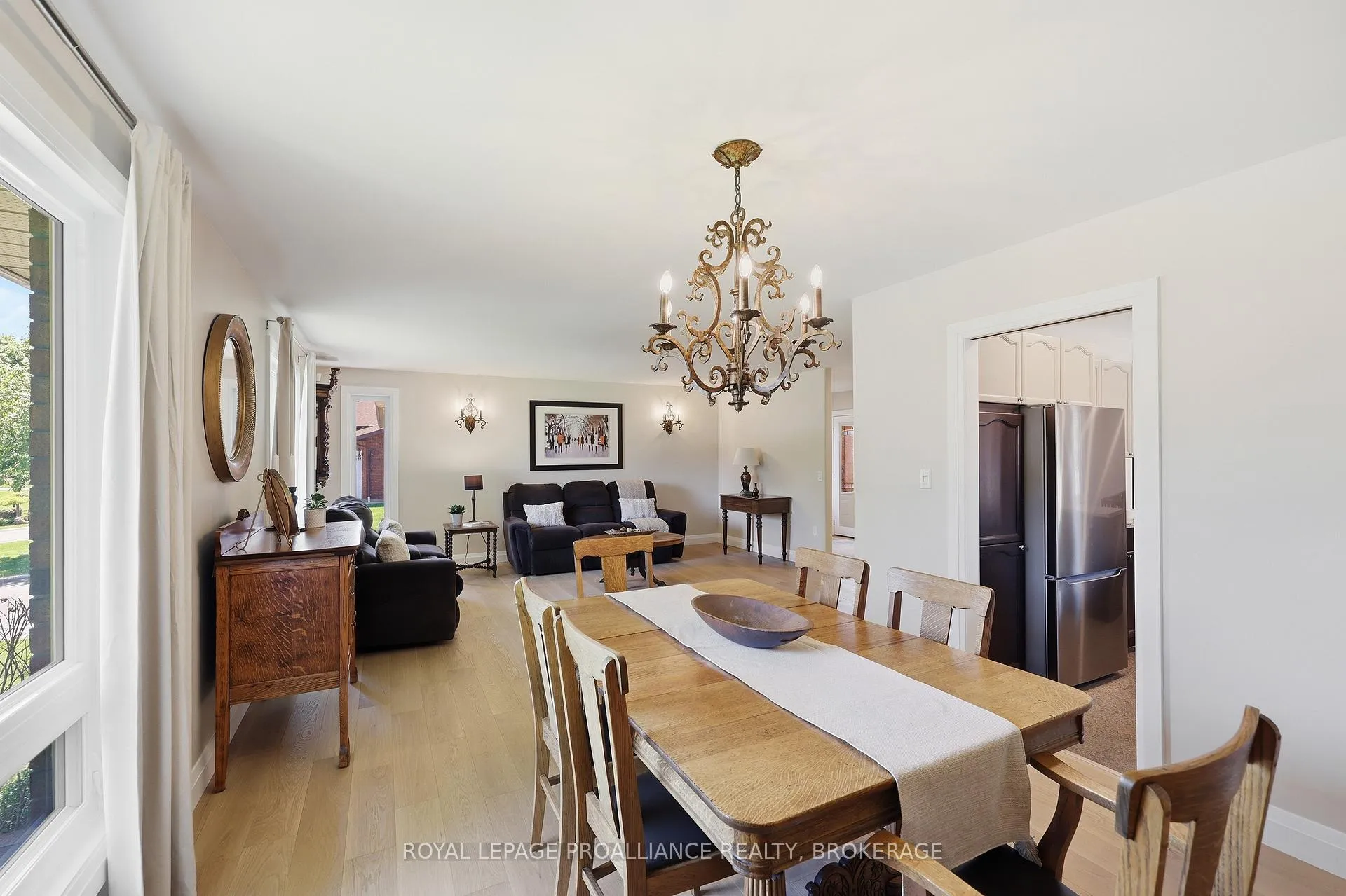 Photo 11 of 1423 Cottsmere Court, Kingston, City North of 401 — HOMEH