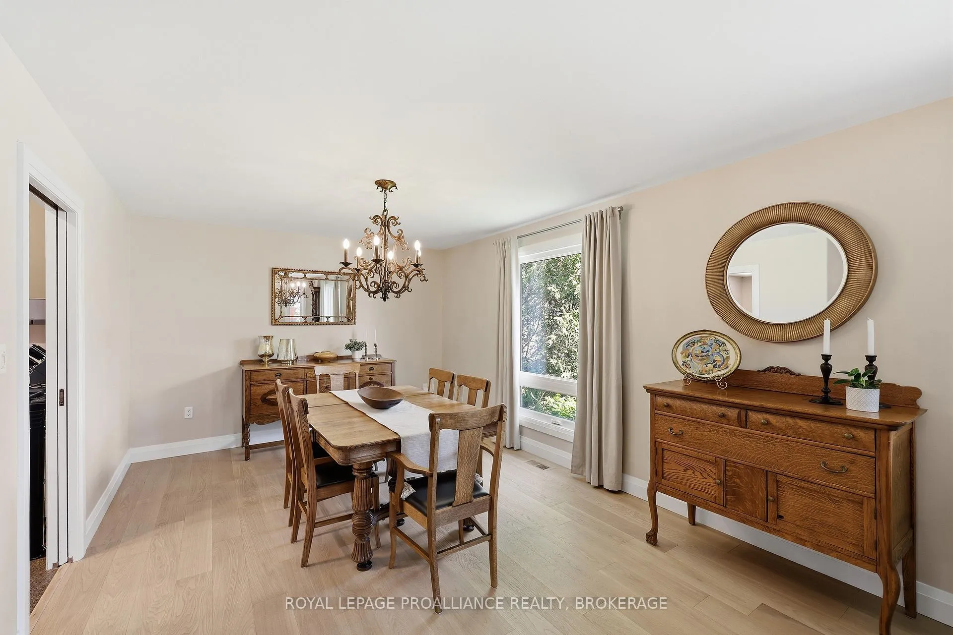 Photo 12 of 1423 Cottsmere Court, Kingston, City North of 401 — HOMEH