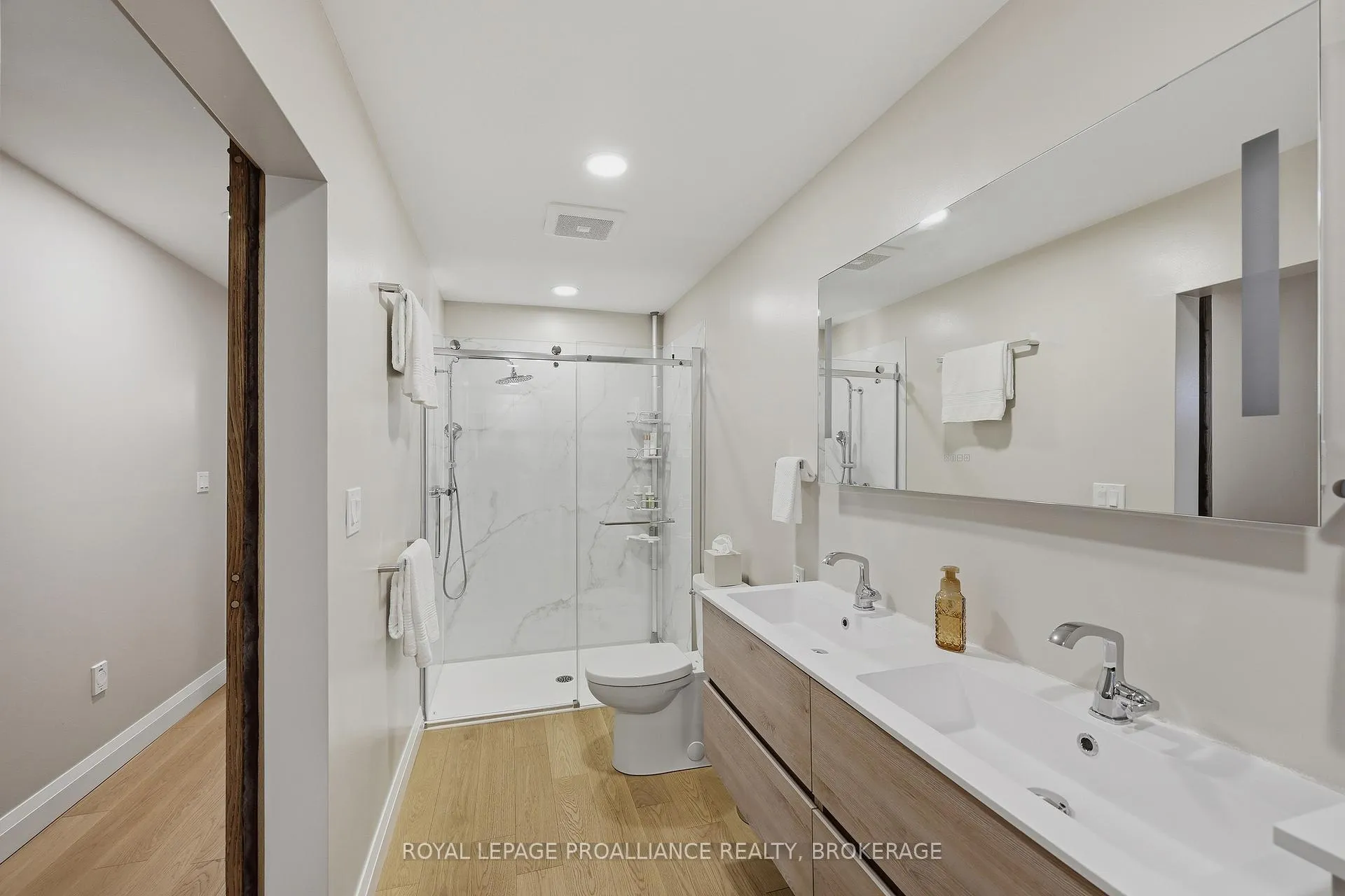 Photo 20 of 1423 Cottsmere Court, Kingston, City North of 401 — HOMEH