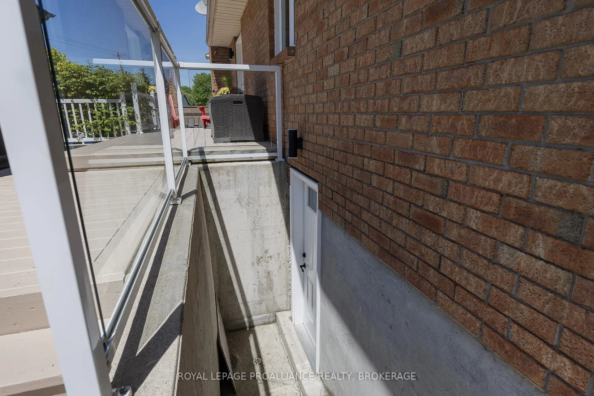 Photo 33 of 1423 Cottsmere Court, Kingston, City North of 401 — HOMEH