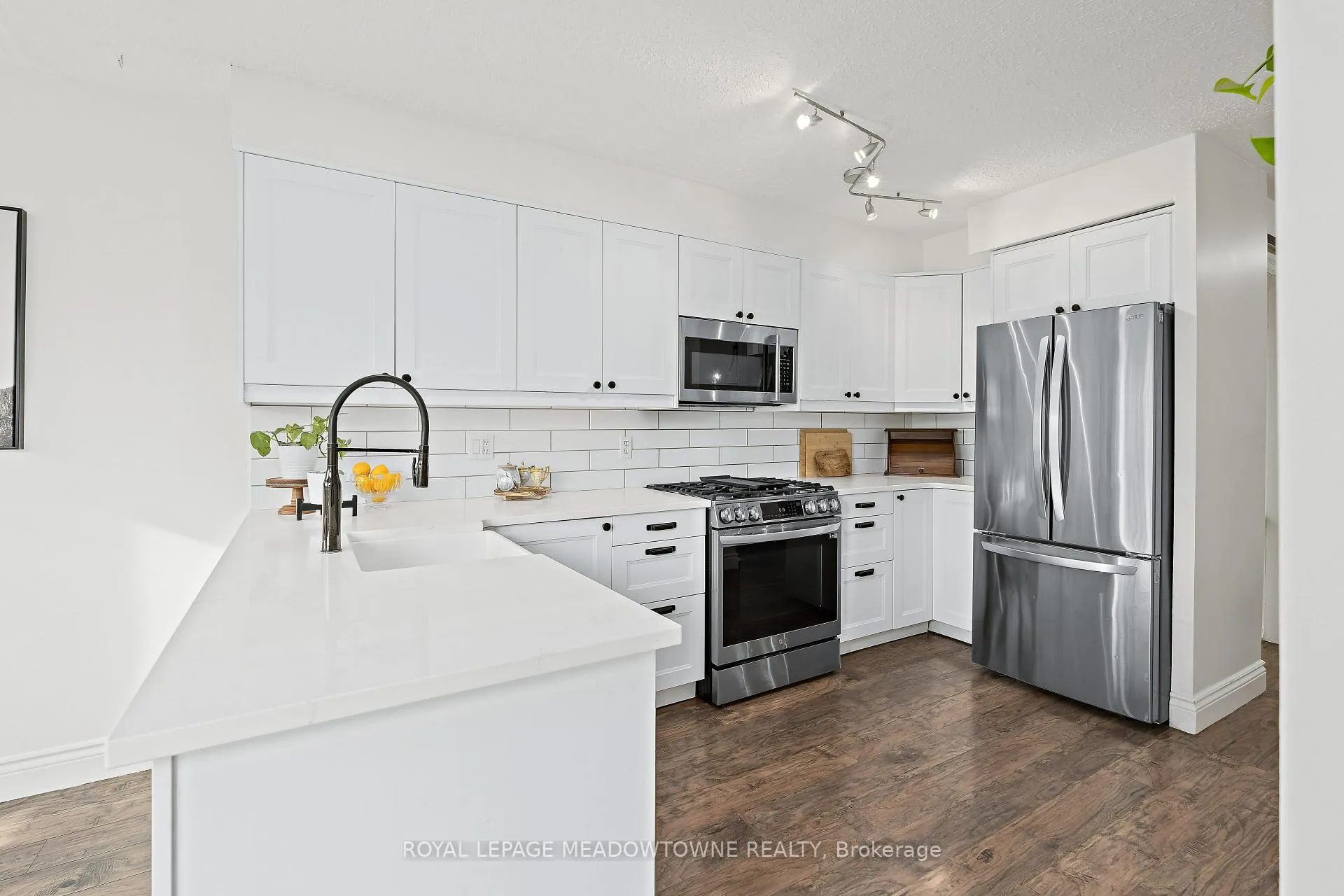 Photo 14 of 92 Chesterton Lane, Guelph, Grange Road — HOMEH