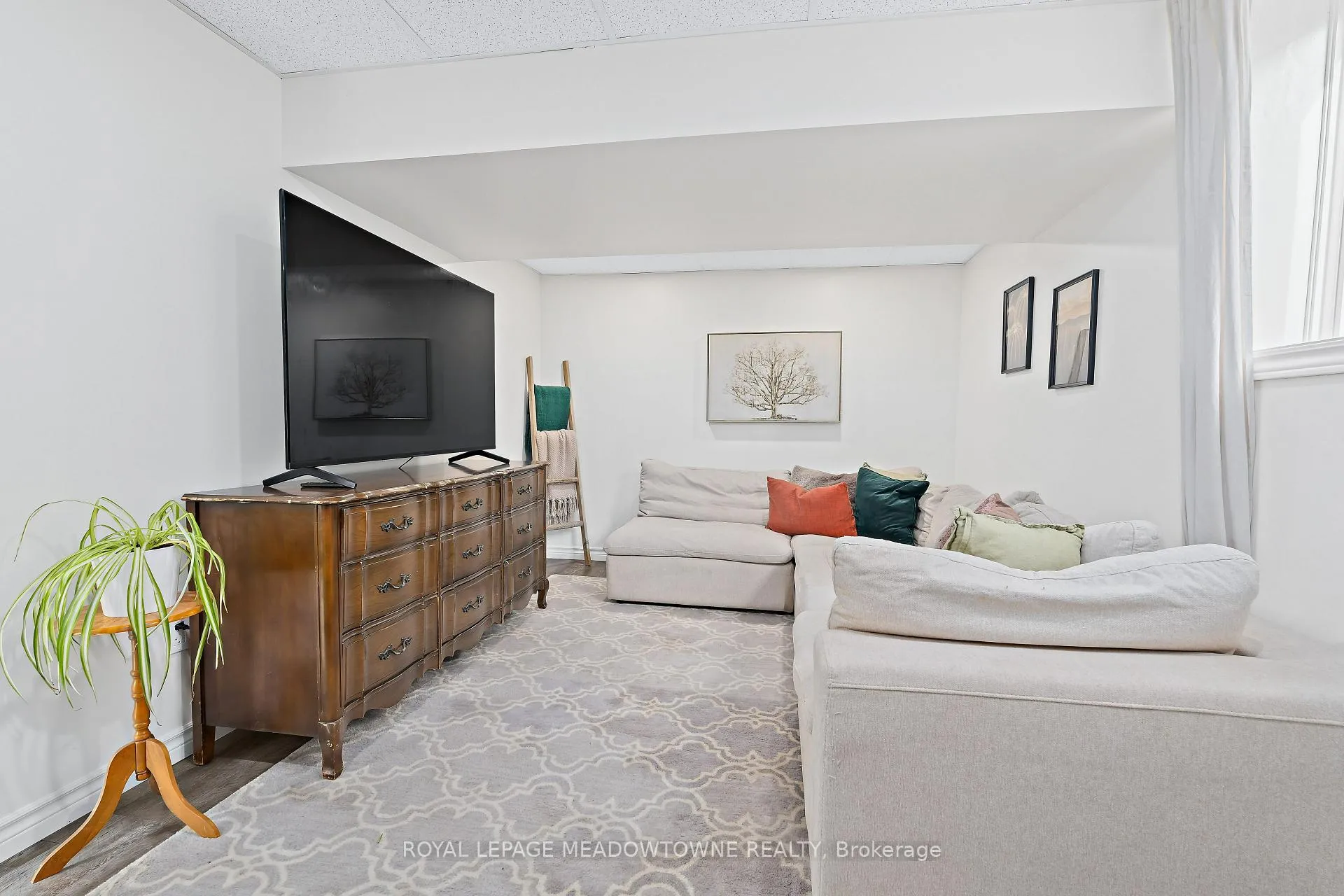 Photo 35 of 92 Chesterton Lane, Guelph, Grange Road — HOMEH