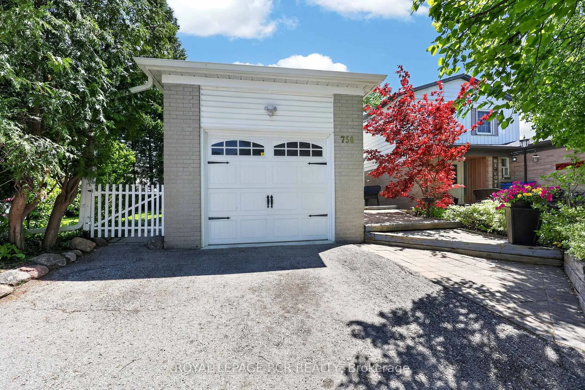 Photo 1 of 758 Beman Drive, Newmarket, Huron Heights-Leslie Valley — HOMEH