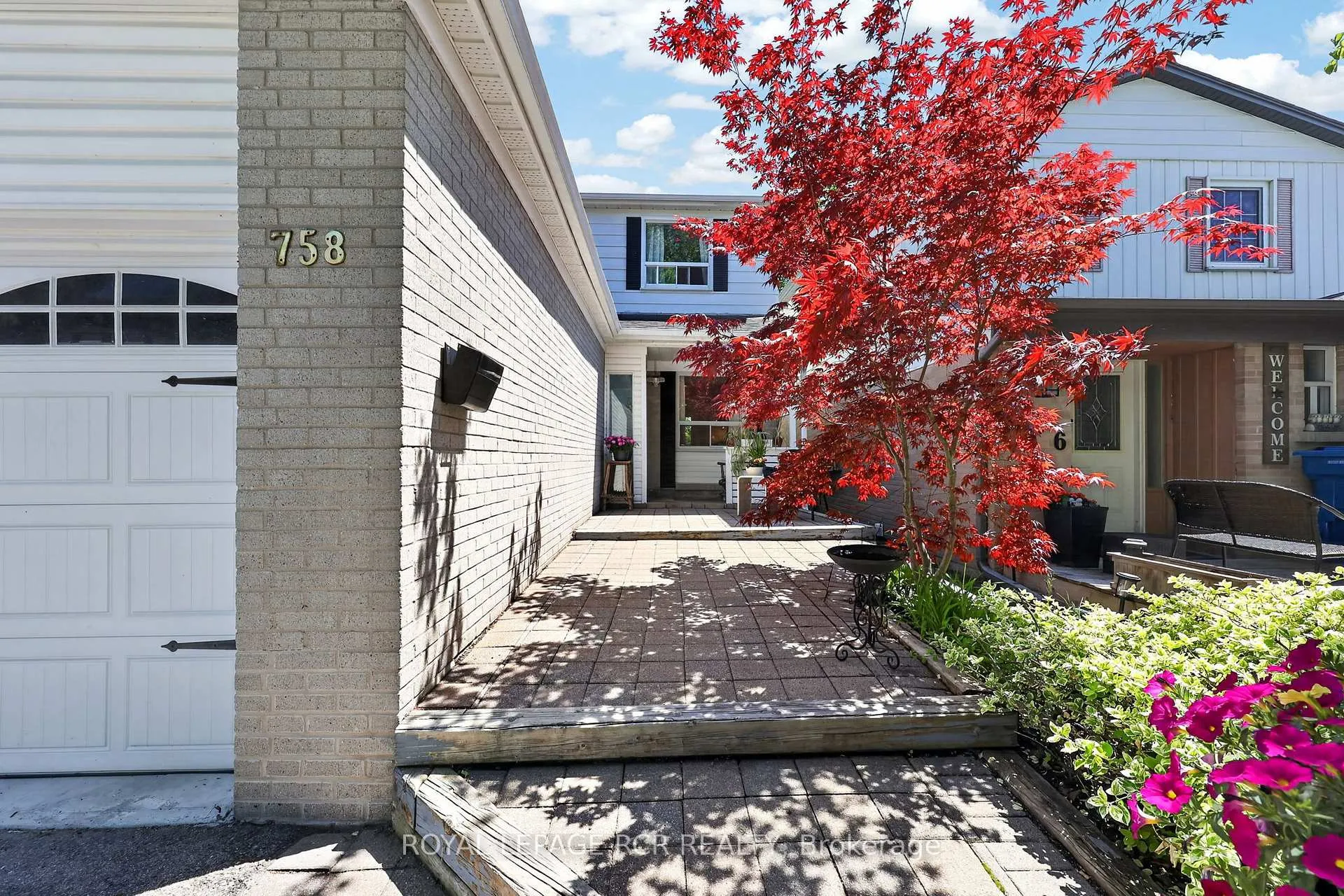 Photo 2 of 758 Beman Drive, Newmarket, Huron Heights-Leslie Valley — HOMEH