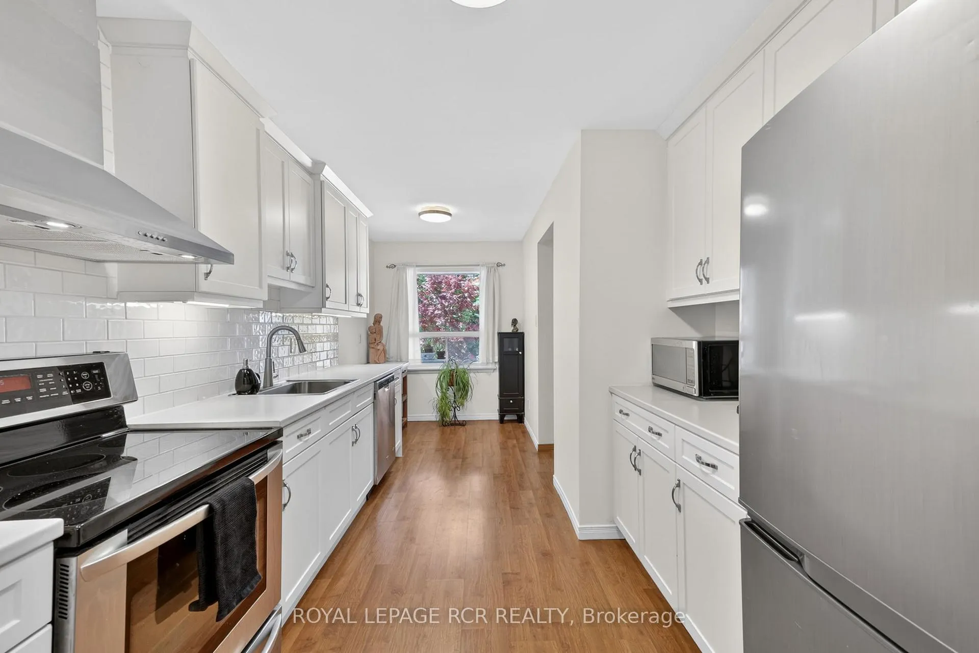 Photo 3 of 758 Beman Drive, Newmarket, Huron Heights-Leslie Valley — HOMEH