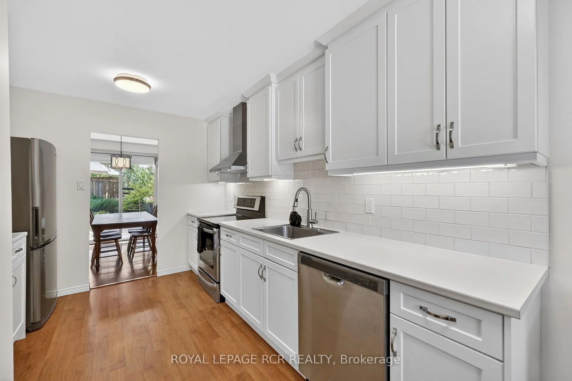 Photo 5 of 758 Beman Drive, Newmarket, Huron Heights-Leslie Valley — HOMEH