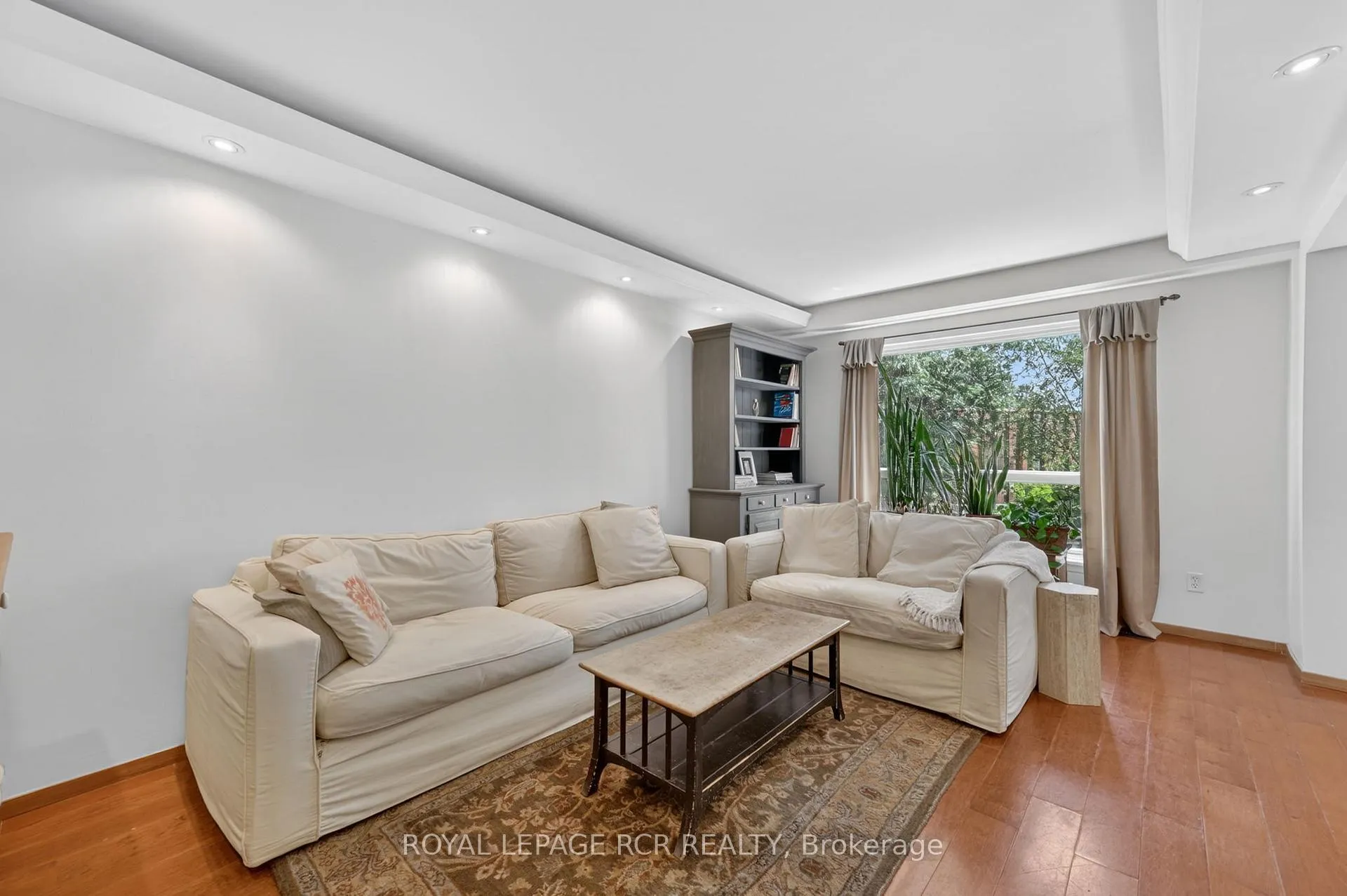Photo 6 of 758 Beman Drive, Newmarket, Huron Heights-Leslie Valley — HOMEH