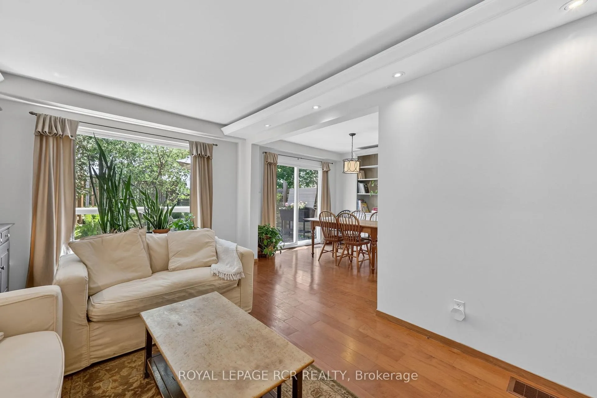 Photo 8 of 758 Beman Drive, Newmarket, Huron Heights-Leslie Valley — HOMEH