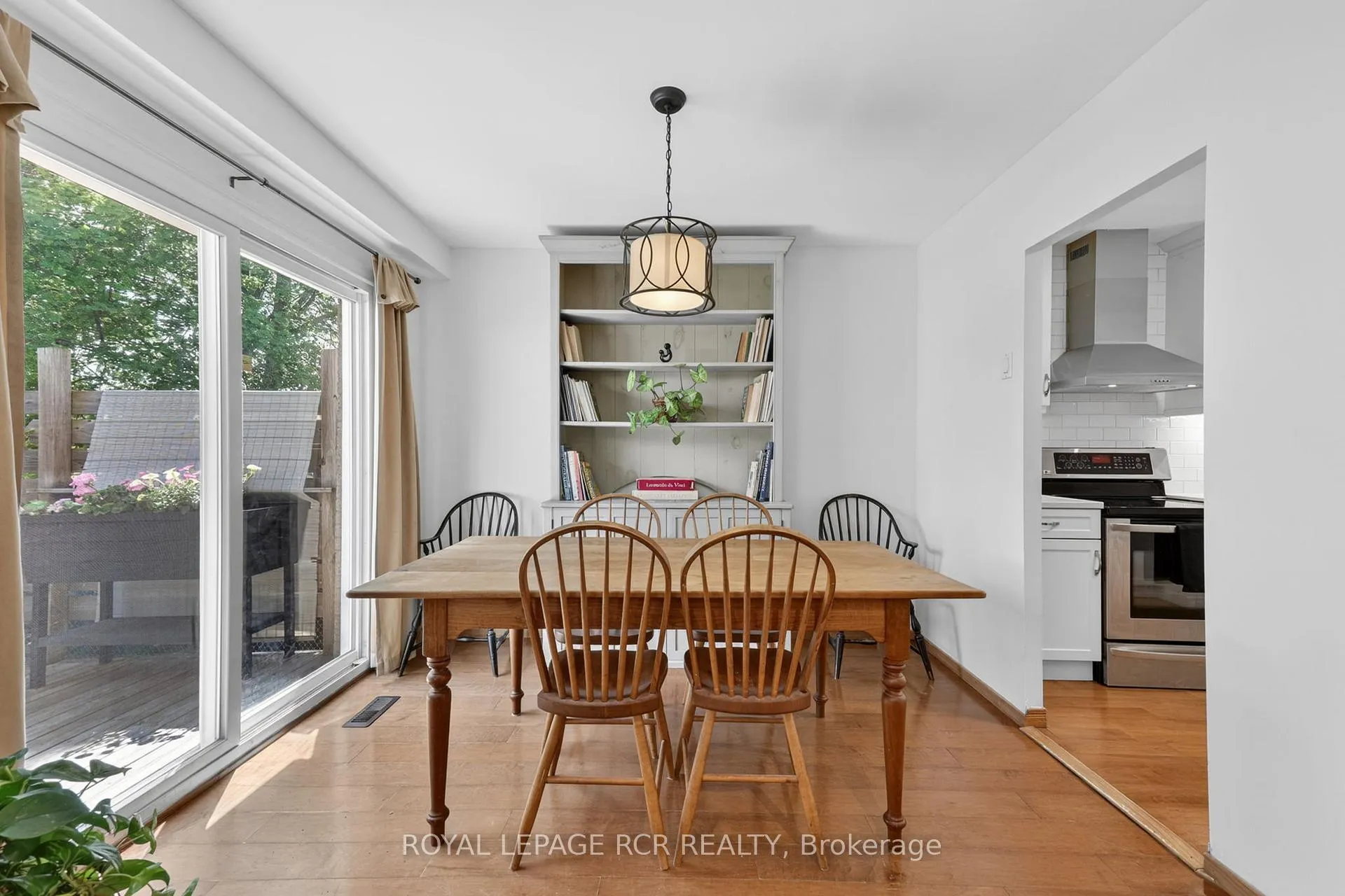 Photo 9 of 758 Beman Drive, Newmarket, Huron Heights-Leslie Valley — HOMEH