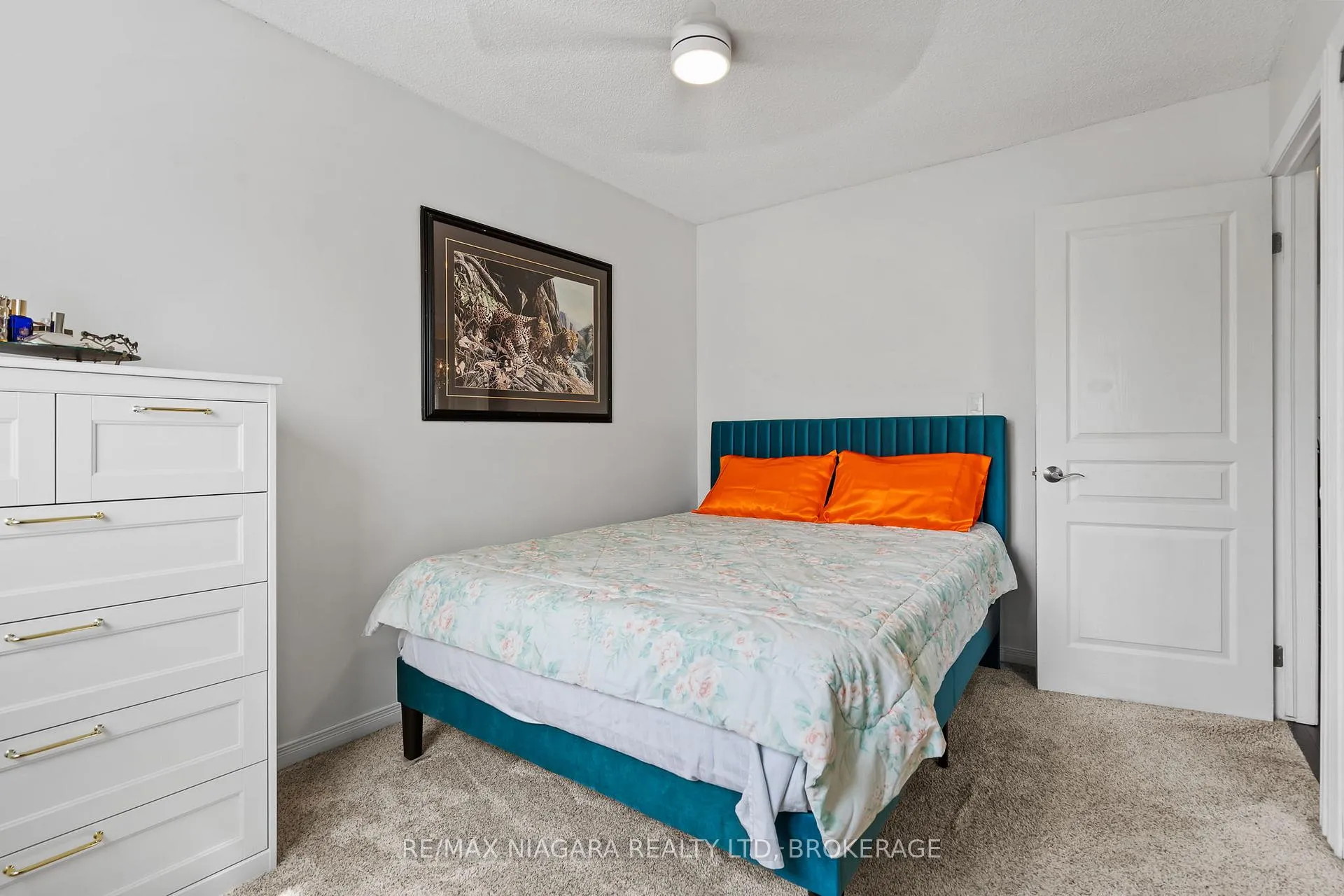 Photo 12 of 21 Allan Drive, St. Catharines, Fairview — HOMEH