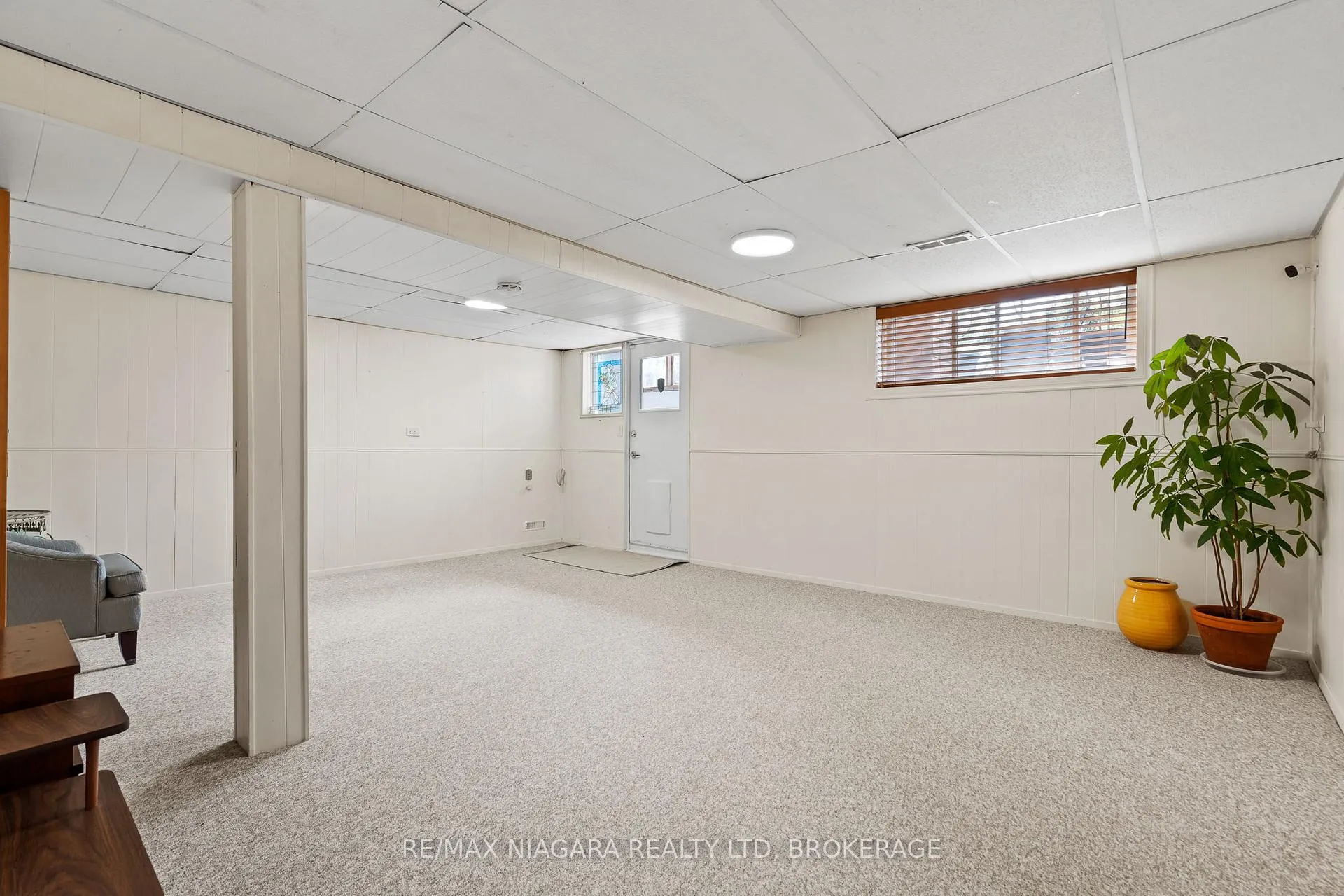 Photo 14 of 21 Allan Drive, St. Catharines, Fairview — HOMEH