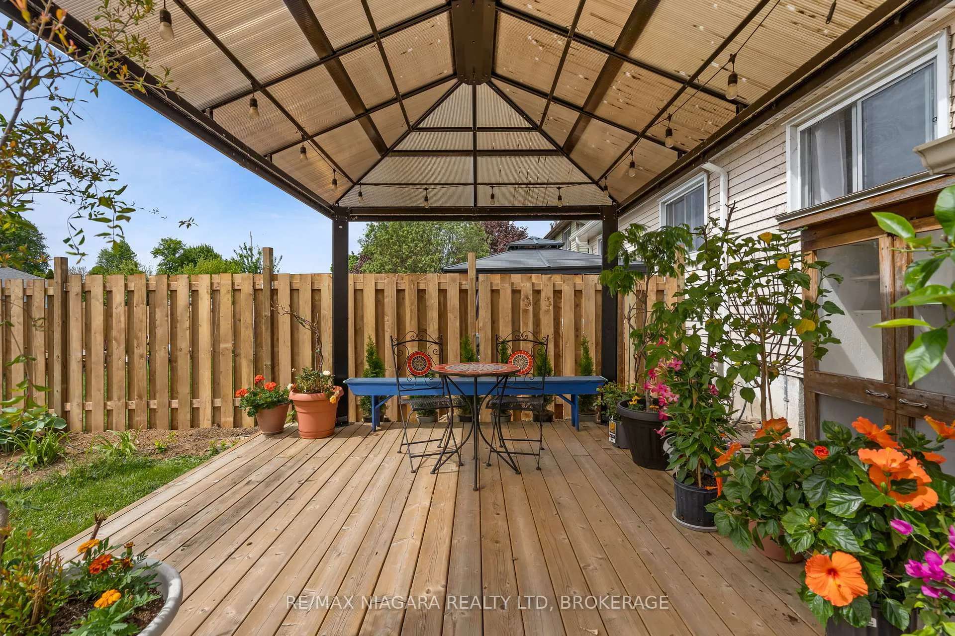 Photo 22 of 21 Allan Drive, St. Catharines, Fairview — HOMEH