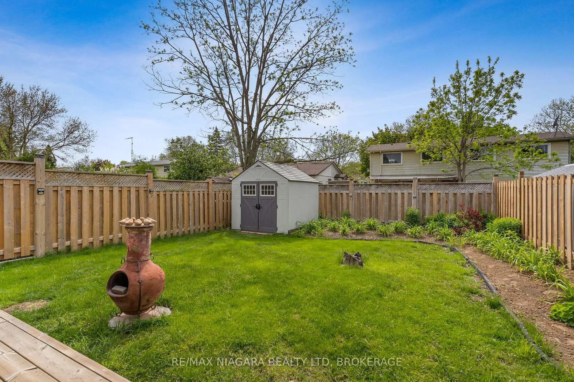 Photo 23 of 21 Allan Drive, St. Catharines, Fairview — HOMEH