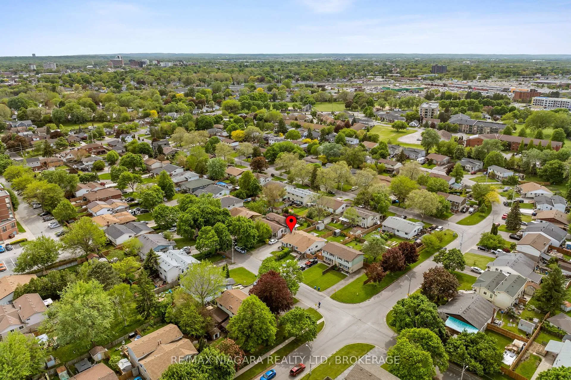 Photo 29 of 21 Allan Drive, St. Catharines, Fairview — HOMEH