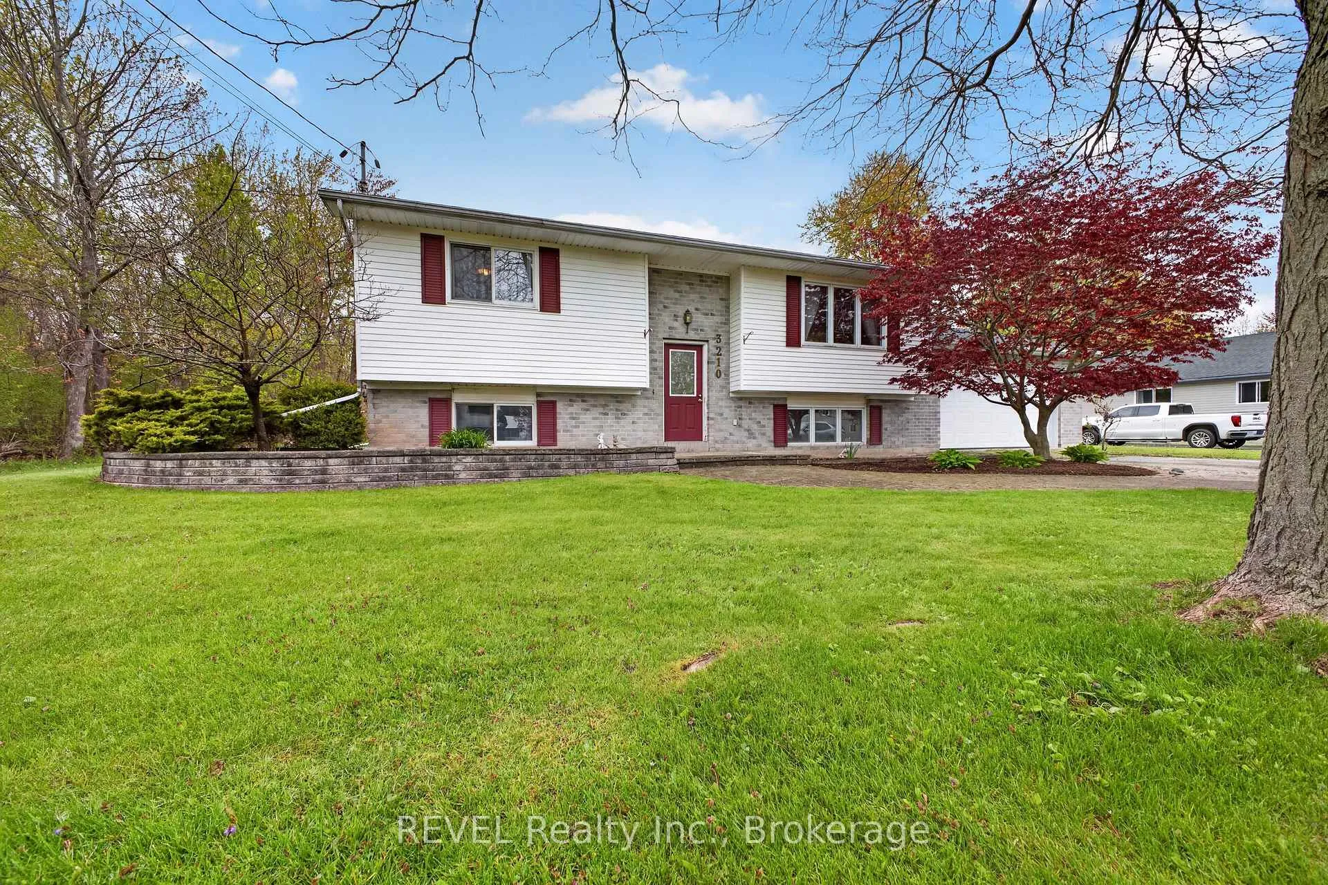 Front of 3210 Bethune Avenue