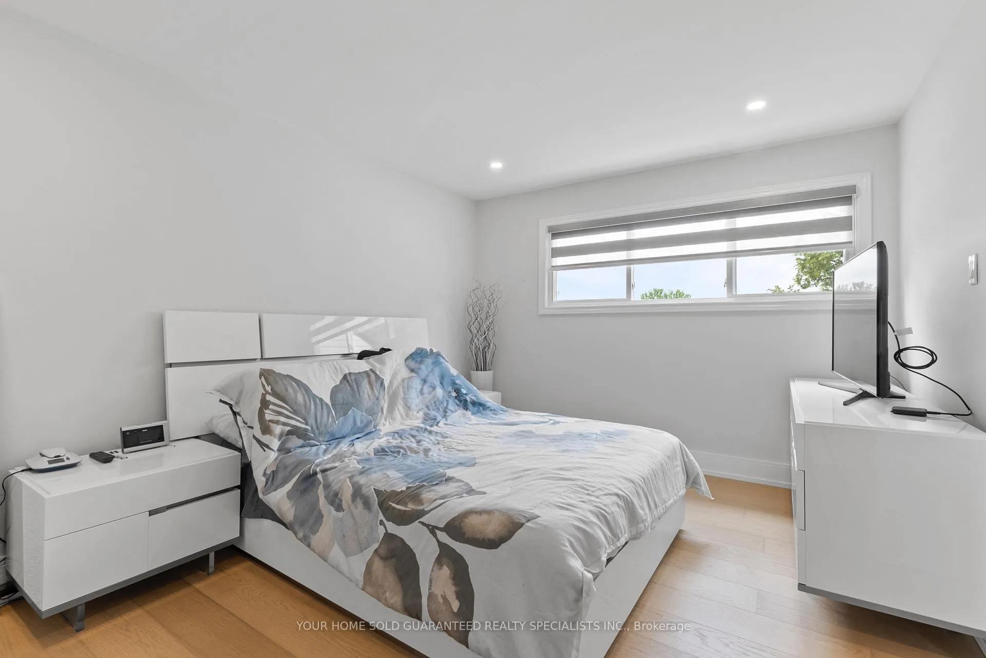 Photo 10 of Unit 52, 146 Milestone Crescent, Aurora, Aurora Village — HOMEH
