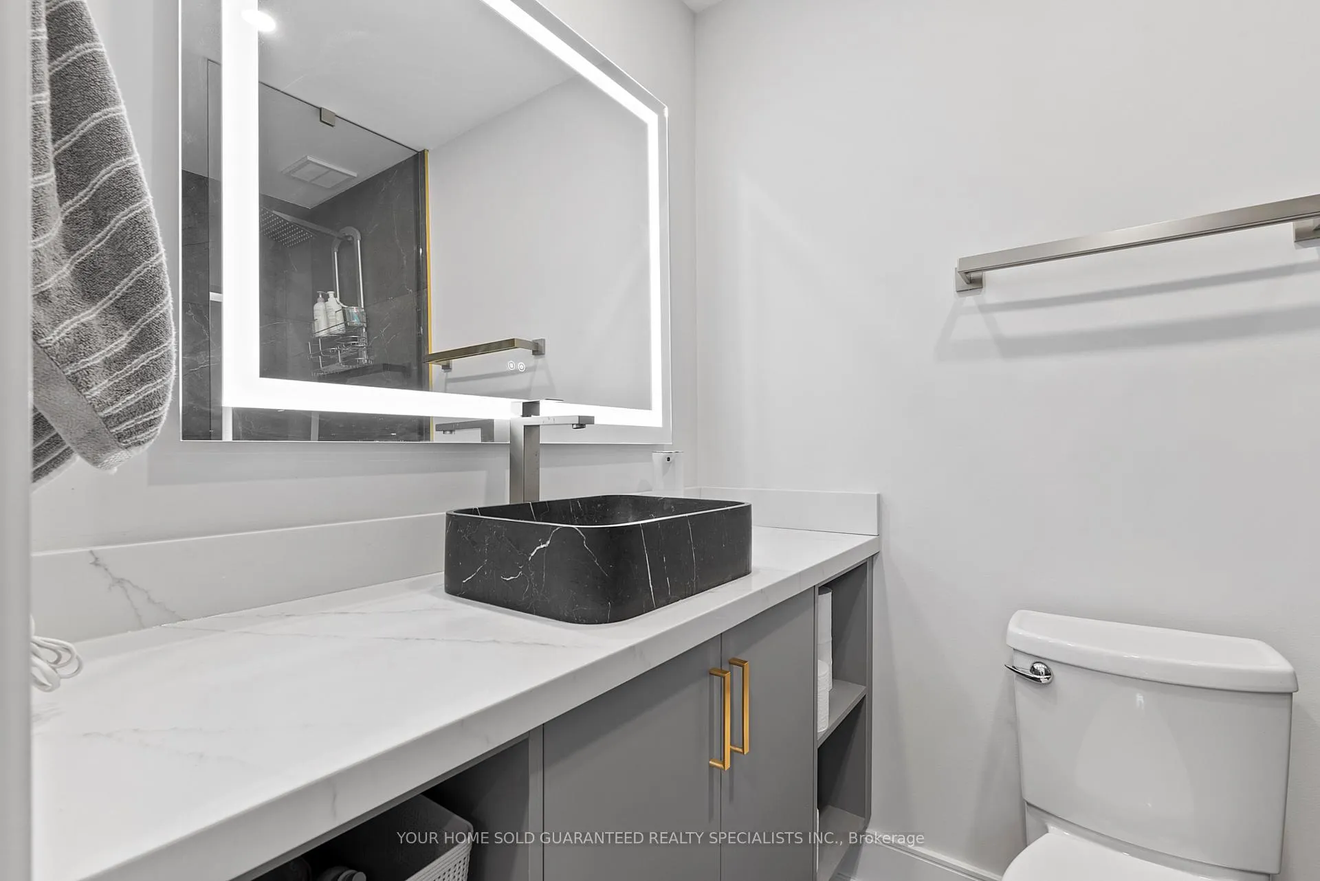 Photo 11 of Unit 52, 146 Milestone Crescent, Aurora, Aurora Village — HOMEH