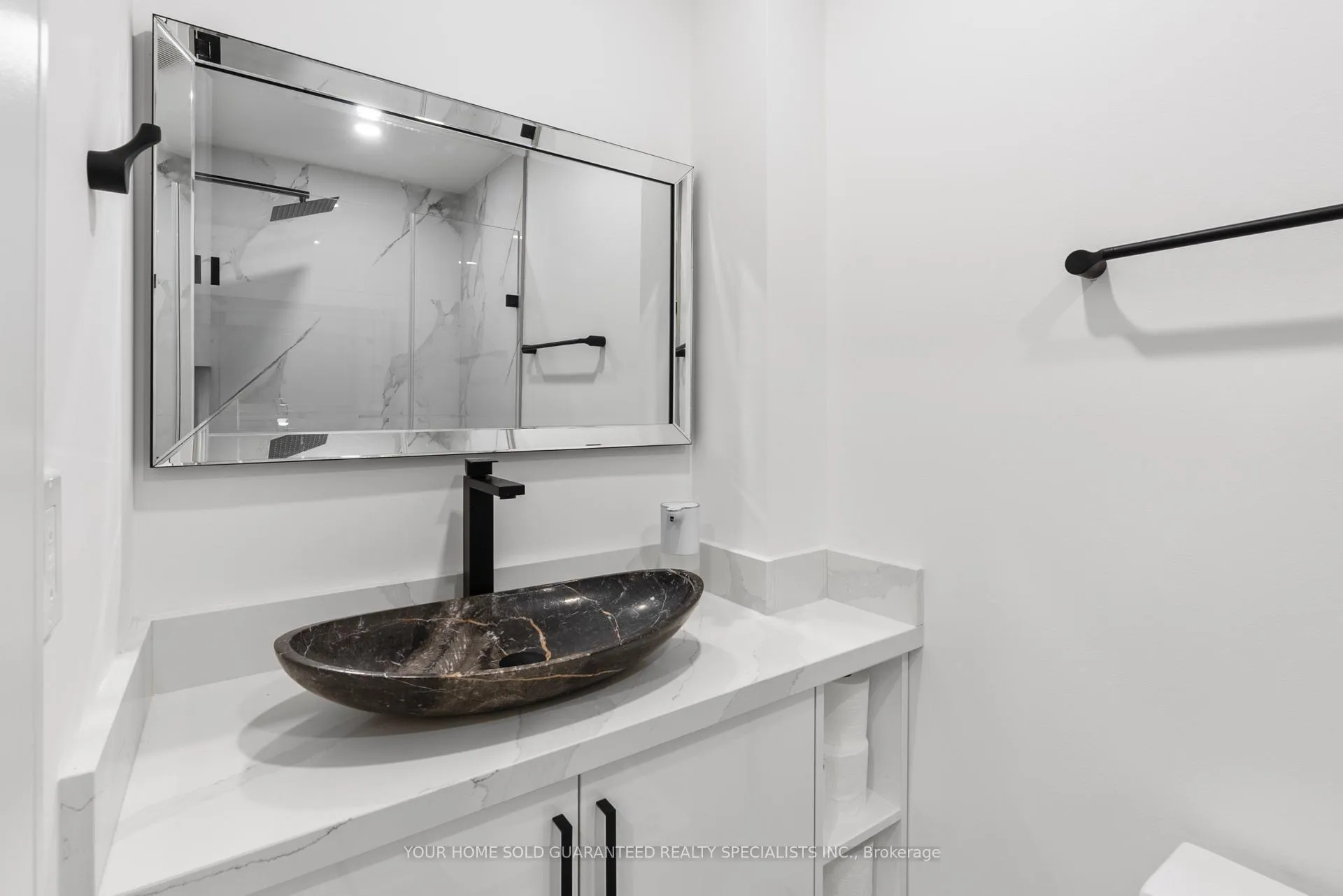 Photo 14 of Unit 52, 146 Milestone Crescent, Aurora, Aurora Village — HOMEH