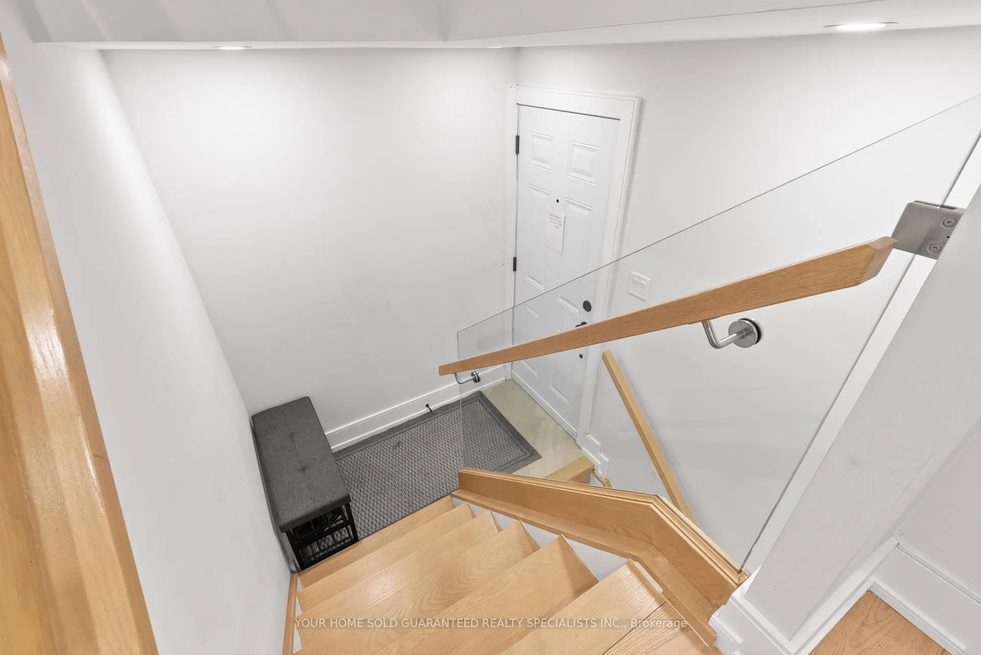 Photo 19 of Unit 52, 146 Milestone Crescent, Aurora, Aurora Village — HOMEH