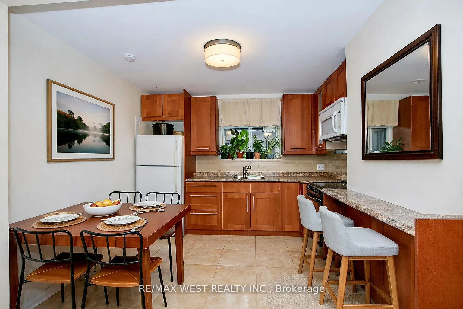 Photo 4 of Unit 2nd, 237 Vaughan Road, Toronto, Oakwood Village — HOMEH