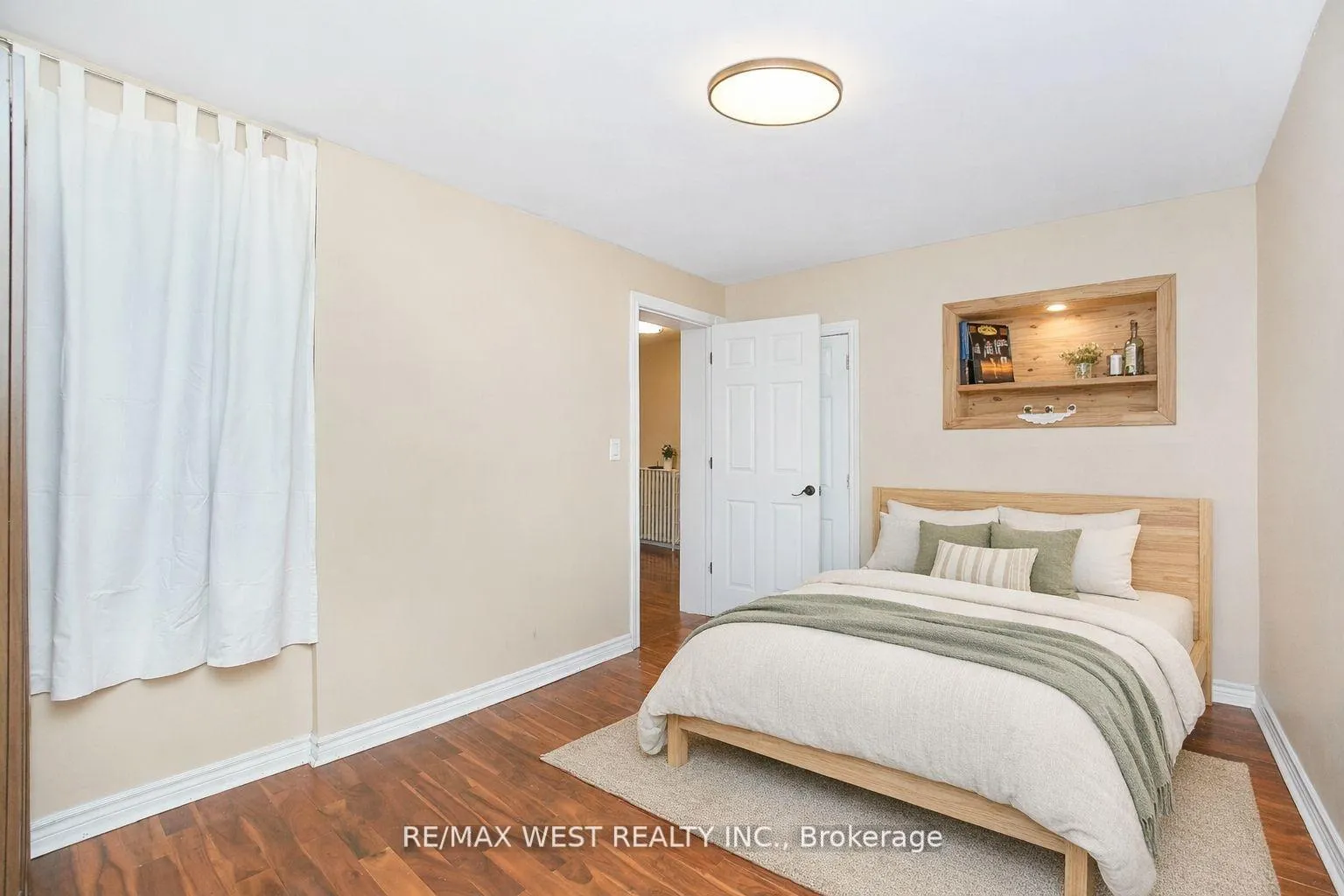 Photo 5 of Unit 2nd, 237 Vaughan Road, Toronto, Oakwood Village — HOMEH