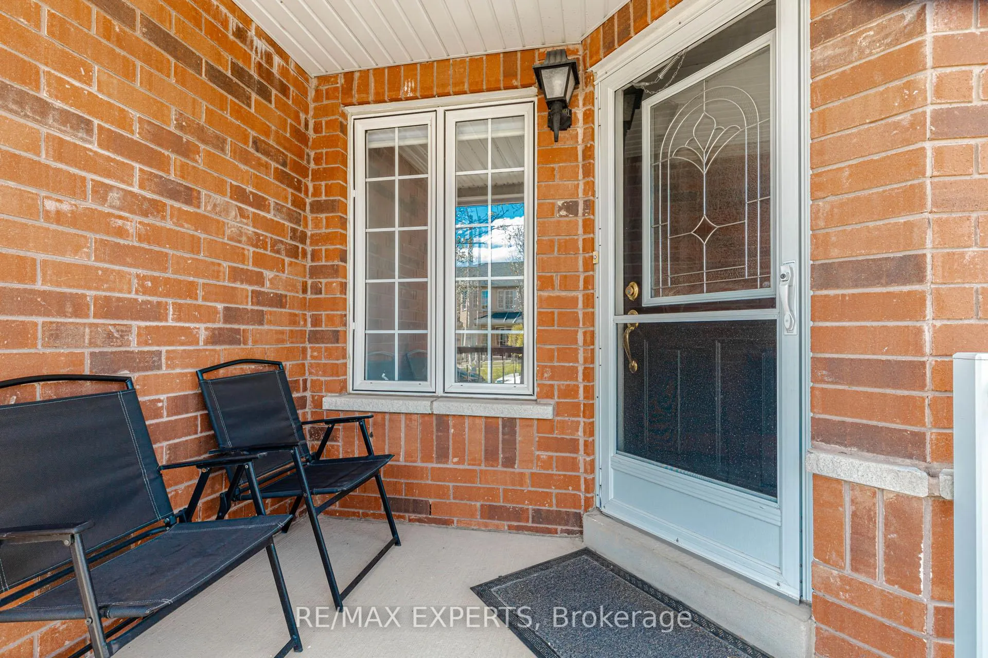 Photo 3 of 131 Legnano Crescent, Vaughan, Vellore Village — HOMEH