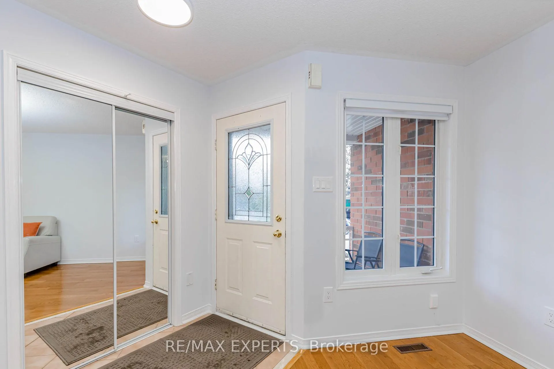 Photo 4 of 131 Legnano Crescent, Vaughan, Vellore Village — HOMEH