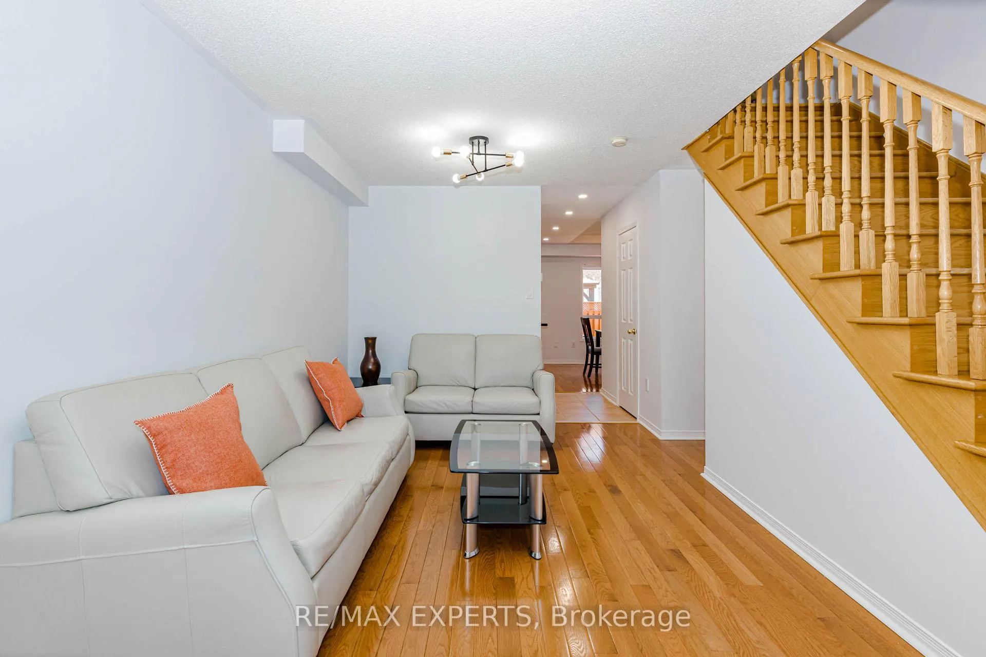 Photo 5 of 131 Legnano Crescent, Vaughan, Vellore Village — HOMEH