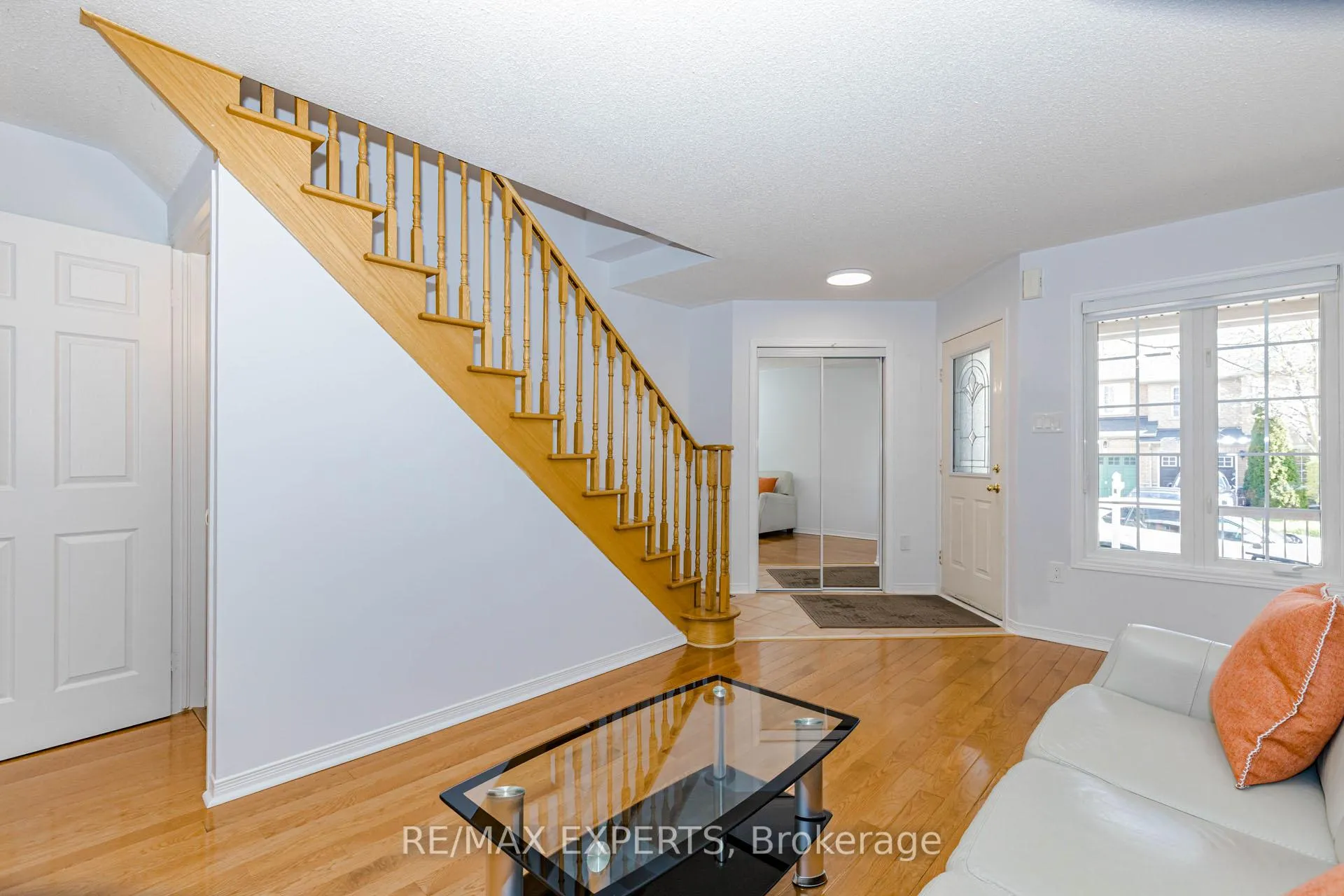 Photo 6 of 131 Legnano Crescent, Vaughan, Vellore Village — HOMEH