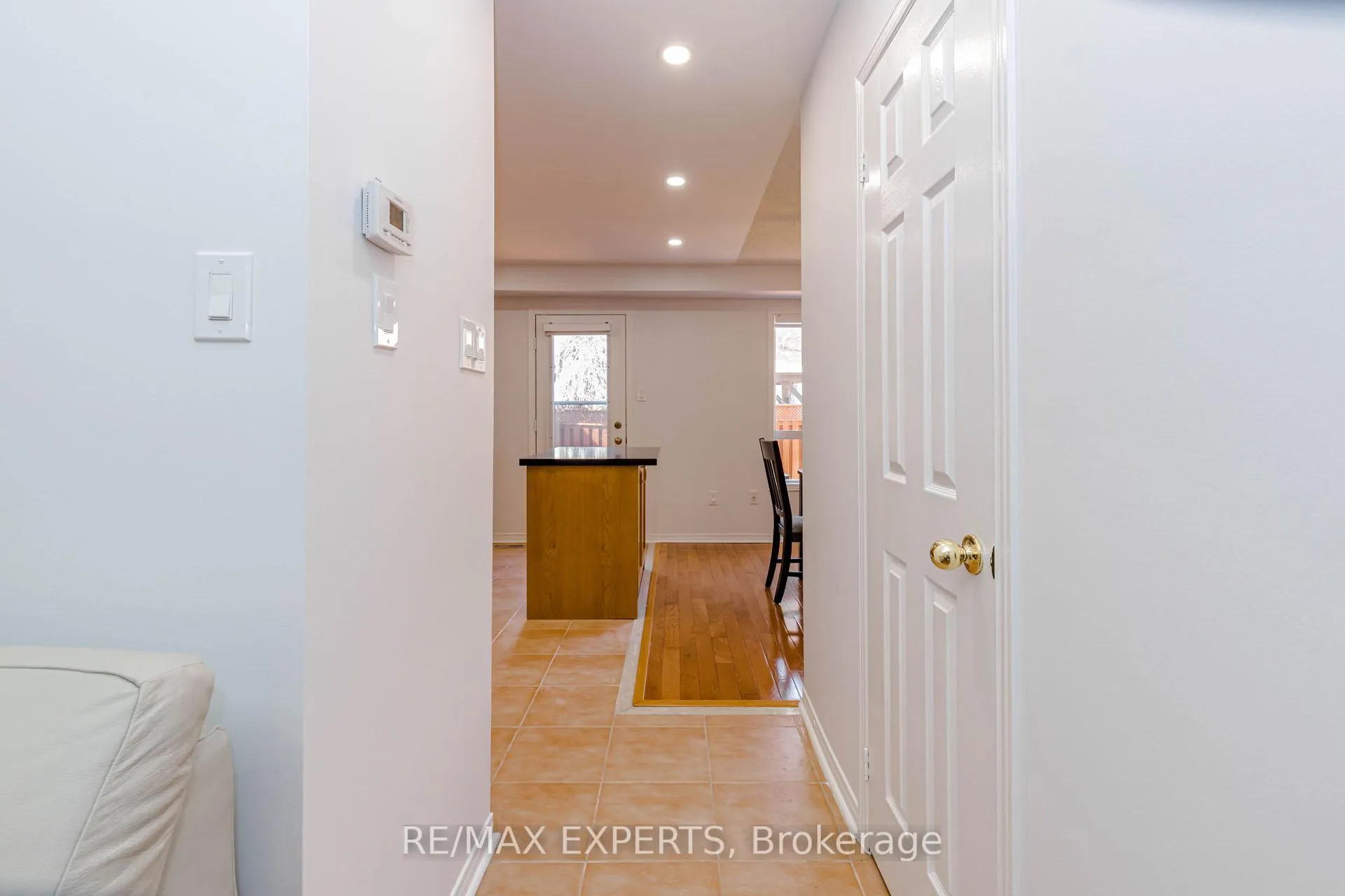 Photo 7 of 131 Legnano Crescent, Vaughan, Vellore Village — HOMEH