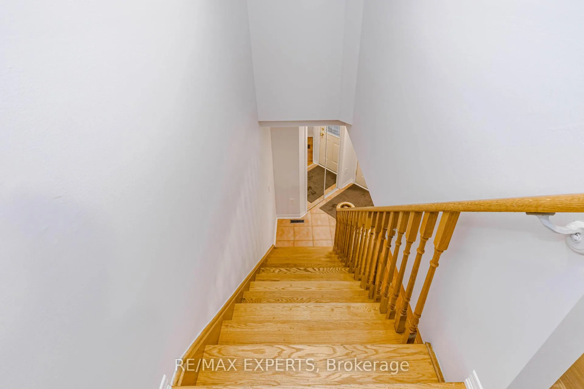 Photo 13 of 131 Legnano Crescent, Vaughan, Vellore Village — HOMEH